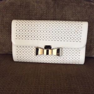 NEW Cream Clutch